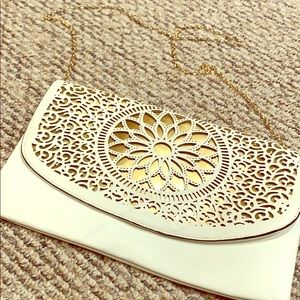 ‼️NWOT‼️ Gold & White Melie Bianco Clutch